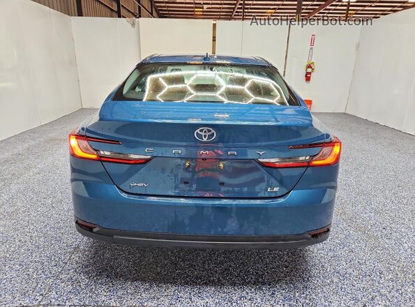 4T1DAACK9SU585198 2025 TOYOTA CAMRY Blue Հետևի տեսք