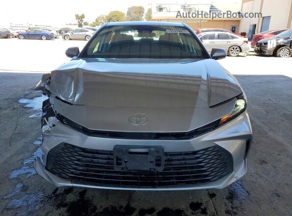4T1DAACK9SU595729 2025 TOYOTA CAMRY Silver Вид спереду