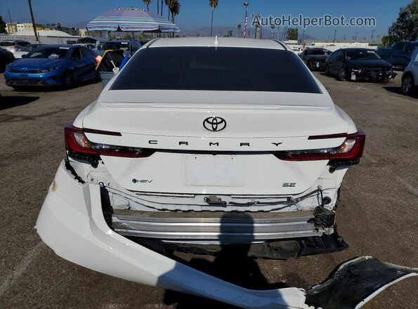 4T1DAACK9TU235409 2026 TOYOTA CAMRY White Հետևի տեսք