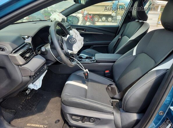 4T1DAACK9TU699638 2026 TOYOTA CAMRY Blue Սալոնի դիմացի տեսք