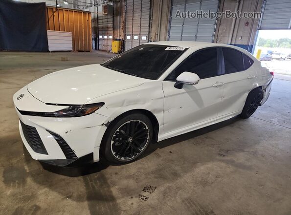 4T1DAACK9TU749082 2026 TOYOTA CAMRY White 360 interior view