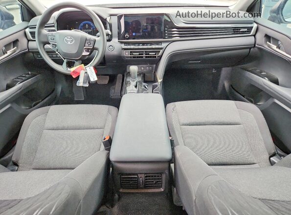 4T1DAACKXSU096888 2025 TOYOTA CAMRY Silver Widok deski rozdzielczej