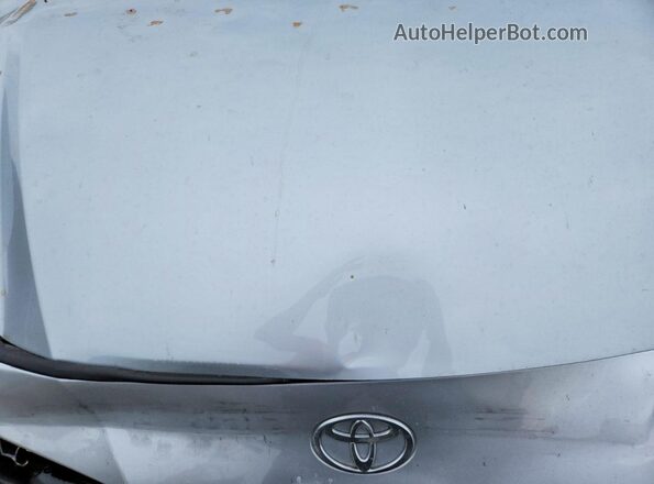 4T1DAACKXSU096888 2025 TOYOTA CAMRY Silver Widok wnętrza z tyłu