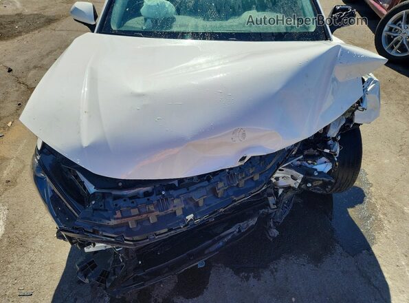 4T1DAACKXTU653848 2026 TOYOTA CAMRY White Widok wnętrza z tyłu