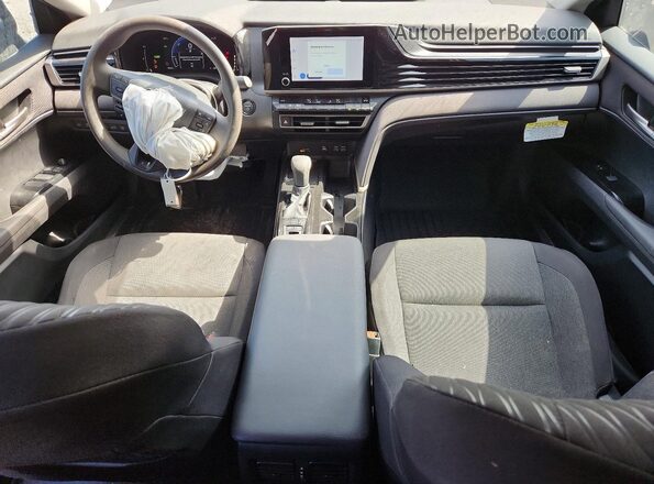 4T1DAACKXTU661268 2026 TOYOTA CAMRY Black Dashboard view