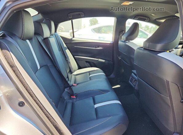 4T1DAACKXTU683044 2026 TOYOTA CAMRY Silver უკანა სავარძლების ხედი