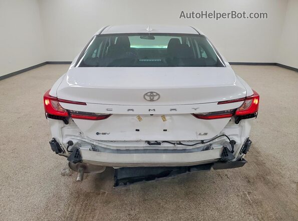 4T1DAACKXTU702837 2026 TOYOTA CAMRY White Widok z tyłu