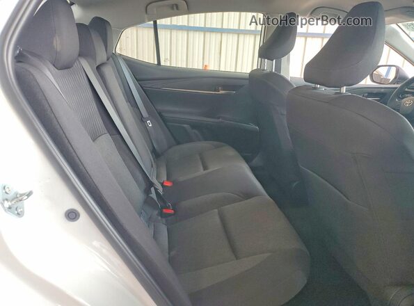 4T1DAACKXTU702837 2026 TOYOTA CAMRY White Widok tylnych siedzeń