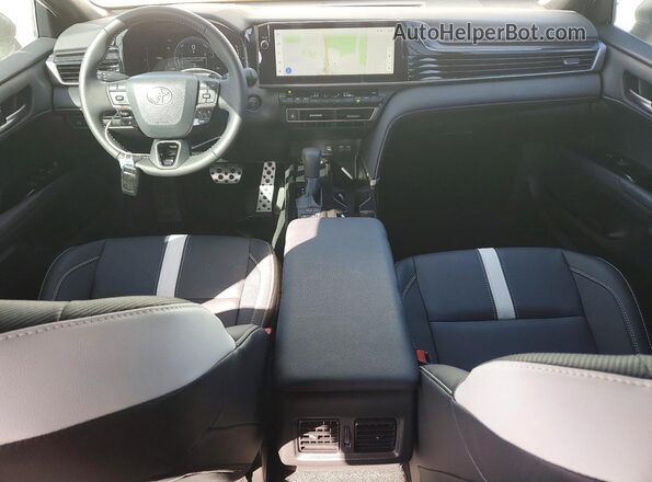 4T1DAACKXTU705186 2026 TOYOTA CAMRY White Vista del salpicadero