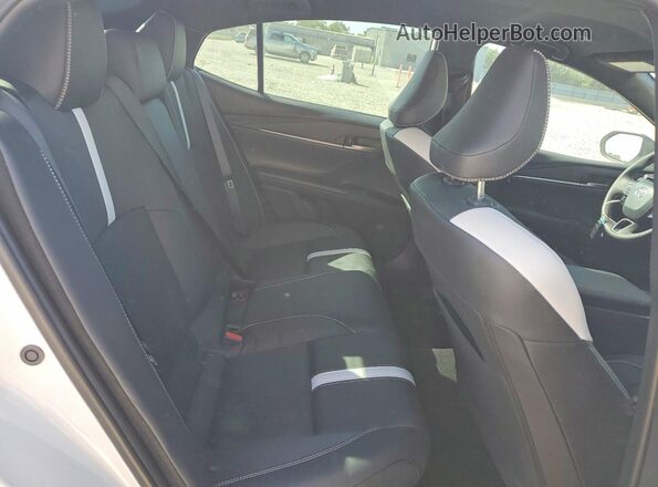 4T1DAACKXTU705186 2026 TOYOTA CAMRY White Vista de los asientos traseros