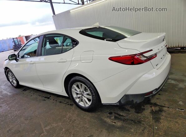 4T1DAACKXTU711425 2026 TOYOTA CAMRY White Rear left