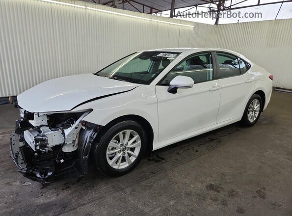 4T1DAACKXTU711425 2026 TOYOTA CAMRY White 
