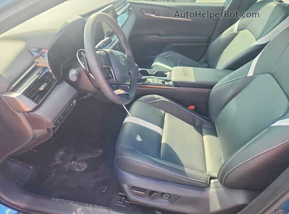 4T1DAACKXTU724823 2026 TOYOTA CAMRY Blue Vista interior delantera