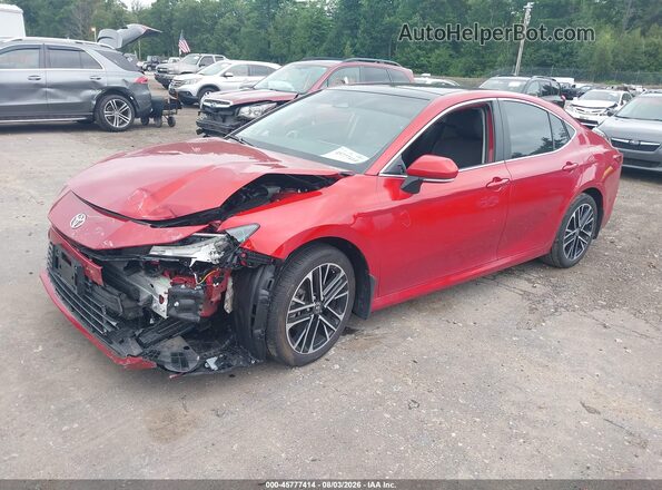 4T1DBADK0SU023167 2025 TOYOTA CAMRY Red Vista tres cuartos delantera izquierda