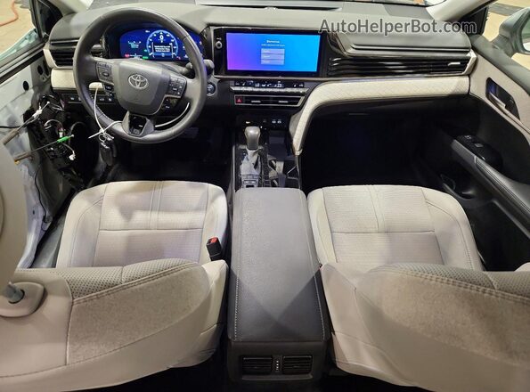 4T1DBADK0SU531641 2025 TOYOTA CAMRY Белый Вид панели приборов