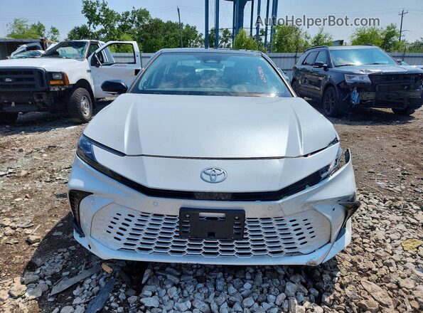 4T1DBADK2SU009609 2025 TOYOTA CAMRY White წინა ხედი