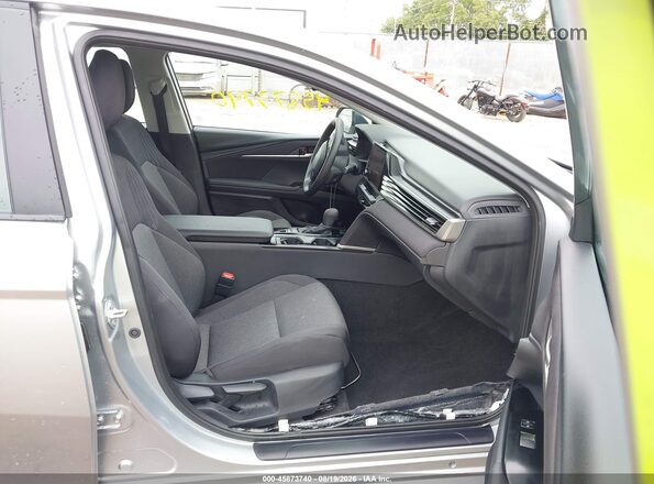 4T1DBADK2SU501539 2025 TOYOTA CAMRY Silver Սալոնի դիմացի տեսք