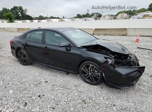 4T1DBADK2SU512394 2025 TOYOTA CAMRY Черный Передняя правая четверть
