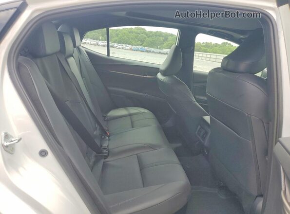 4T1DBADK2TU563265 2026 TOYOTA CAMRY White Widok tylnych siedzeń