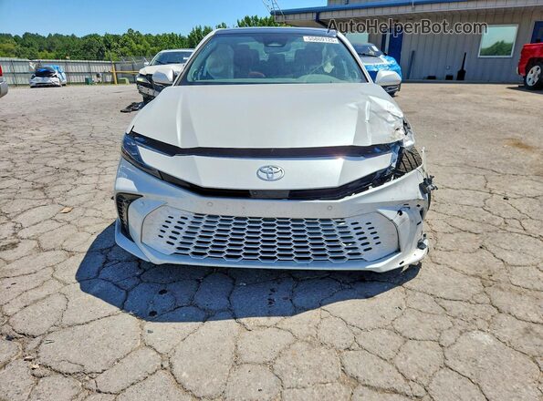 4T1DBADK3SU033269 2025 TOYOTA CAMRY White წინა ხედი