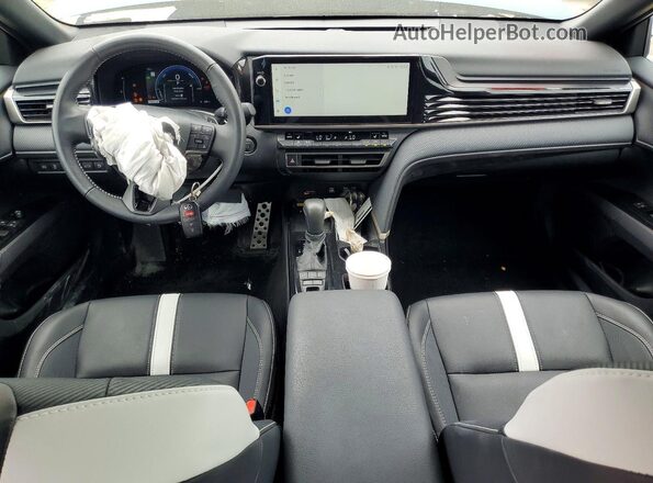4T1DBADK4SU524014 2025 TOYOTA CAMRY Teal Dashboard view