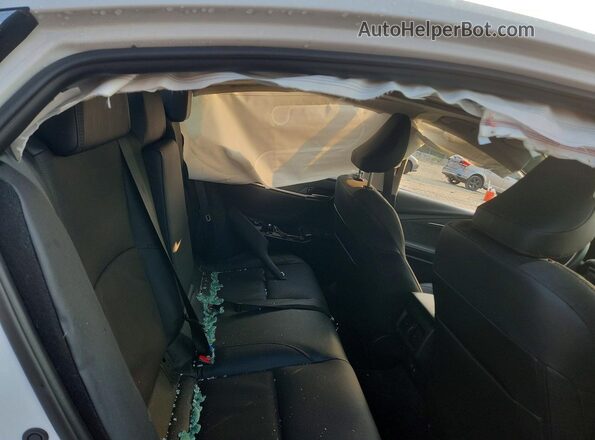 4T1DBADK4TU547956 2026 TOYOTA CAMRY White Widok tylnych siedzeń