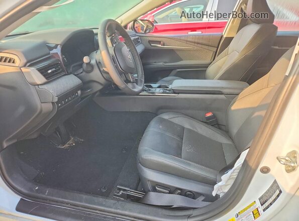4T1DBADK4TU547956 2026 TOYOTA CAMRY White Widok wnętrza z przodu