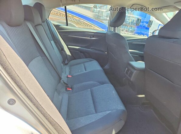 4T1DBADK6TU560076 2026 TOYOTA CAMRY Silver უკანა სავარძლების ხედი