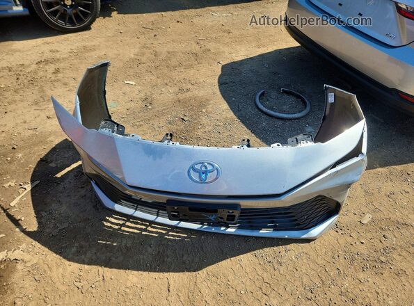 4T1DBADK6TU560076 2026 TOYOTA CAMRY Silver ძრავის განყოფილების ხედი