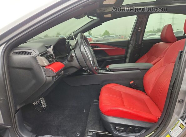 4T1DBADK8SU503084 2025 TOYOTA CAMRY Silver Widok wnętrza z przodu