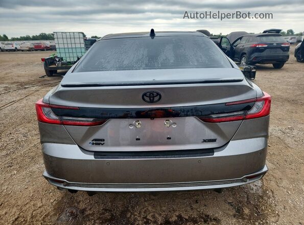 4T1DBADK8SU503084 2025 TOYOTA CAMRY Silver Widok z tyłu