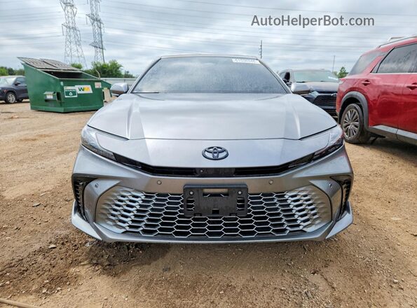 4T1DBADK8SU503084 2025 TOYOTA CAMRY Silver Widok z przodu