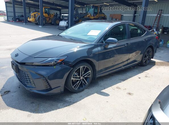 4T1DBADK8SU532648 2025 TOYOTA CAMRY Gray Przód lewy