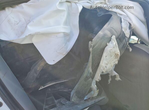 4T1DBADK8TU046424 2026 TOYOTA CAMRY White Vista de los asientos traseros