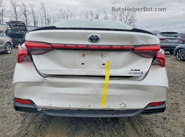 4T1E21FB7LU017479 2020 TOYOTA AVALON White Rear view