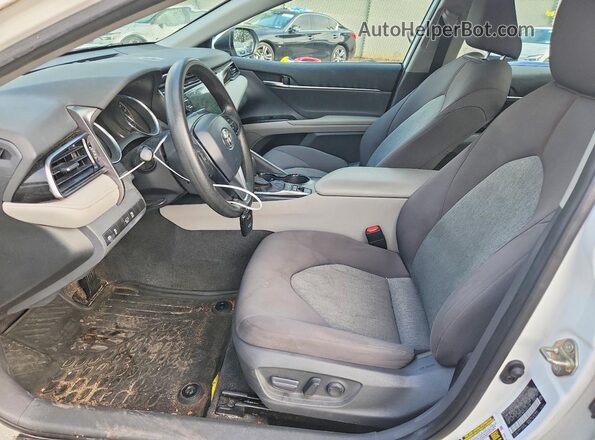 4T1E31AK7LU521406 2020 TOYOTA CAMRY White წინა სალონის ხედი