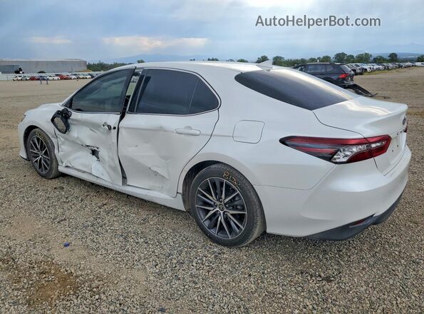 4T1F11AK0MU449573 2021 TOYOTA CAMRY White Rear left