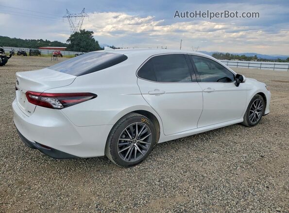 4T1F11AK0MU449573 2021 TOYOTA CAMRY White Rear right