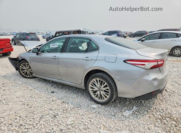 4T1F11AK4LU905038 2020 TOYOTA CAMRY Серебряный Задняя левая четверть