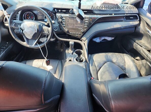 4T1F11AK4LU905038 2020 TOYOTA CAMRY Серебряный Вид панели приборов