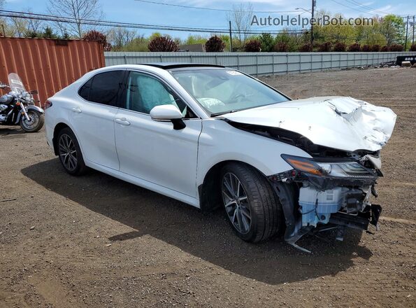 4T1F11AK9MU514629 2021 TOYOTA CAMRY White Przód prawy