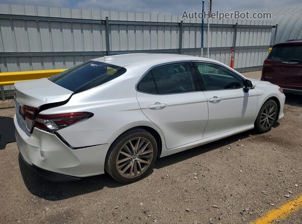 4T1F11AKXMU611564 2021 TOYOTA CAMRY White უკანა მარჯვენა