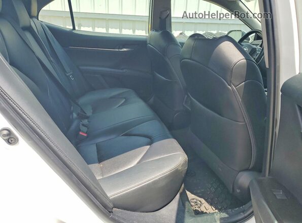 4T1F11AKXMU611564 2021 TOYOTA CAMRY White უკანა სავარძლების ხედი