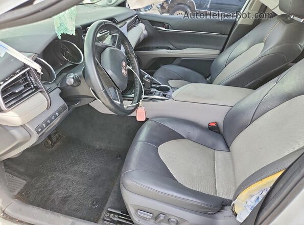 4T1F31AK8LU016897 2020 TOYOTA CAMRY White Widok wnętrza z przodu