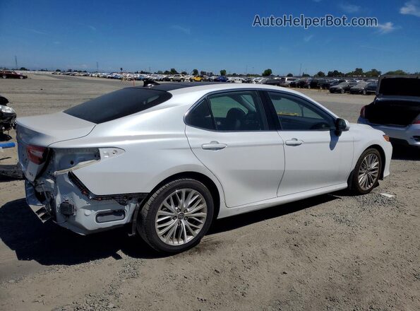 4T1FZ1AK3LU036117 2020 TOYOTA CAMRY White Trasero derecho