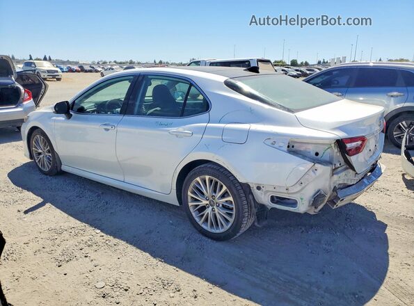 4T1FZ1AK3LU036117 2020 TOYOTA CAMRY White Trasero izquierdo