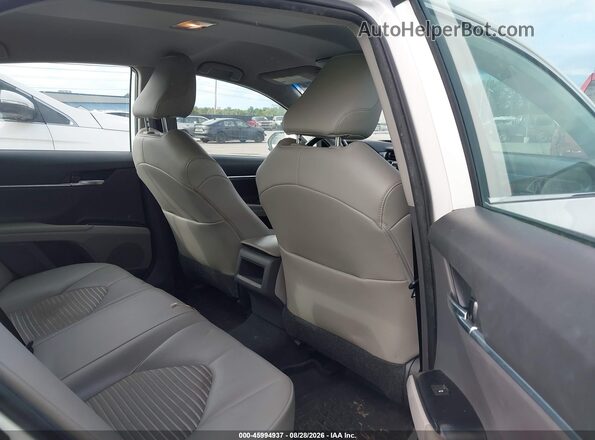 4T1G11AK1LU334046 2020 TOYOTA CAMRY White VIN კოდის სტიკერის ხედი