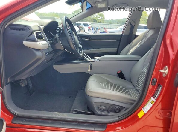 4T1G11AK3LU314073 2020 TOYOTA CAMRY Красный Вид салона спереди
