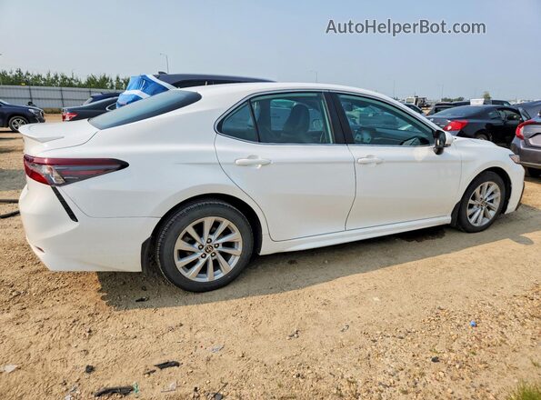 4T1G11AK3MU533701 2021 TOYOTA CAMRY White Trasero derecho