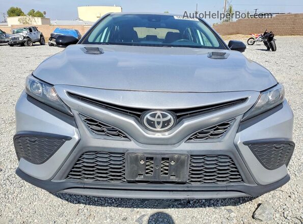 4T1G11AK4MU558025 2021 TOYOTA CAMRY Gray Front view